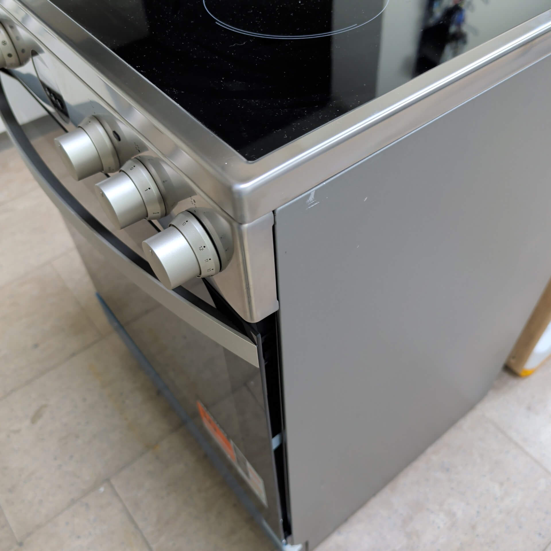Indesit-IS67V8CHXE-–-Keramialapos-tuzhely-1.jpg