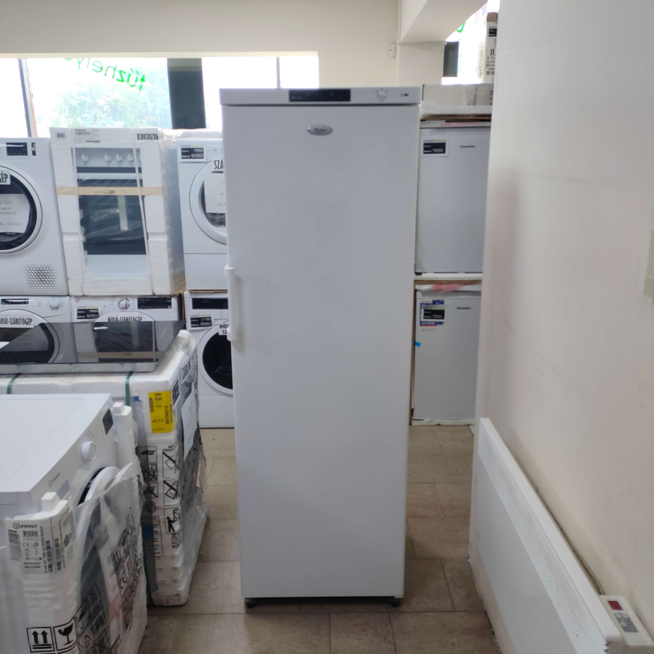 Whirlpool-WV1800-AW-Hasznalt-fagyasztoszekreny-6-honap-garancia-1-scaled-1.jpg Whirlpool WV1800 A+W - Használt fagyasztószekrény (6 hónap garancia) - Image 1